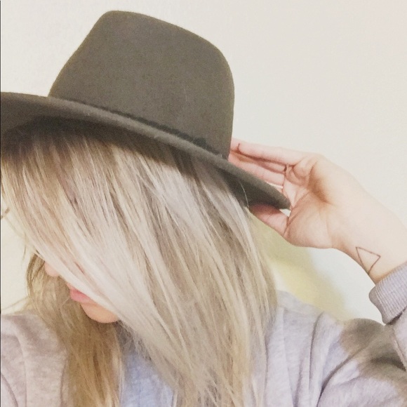 olive green wide brim hat